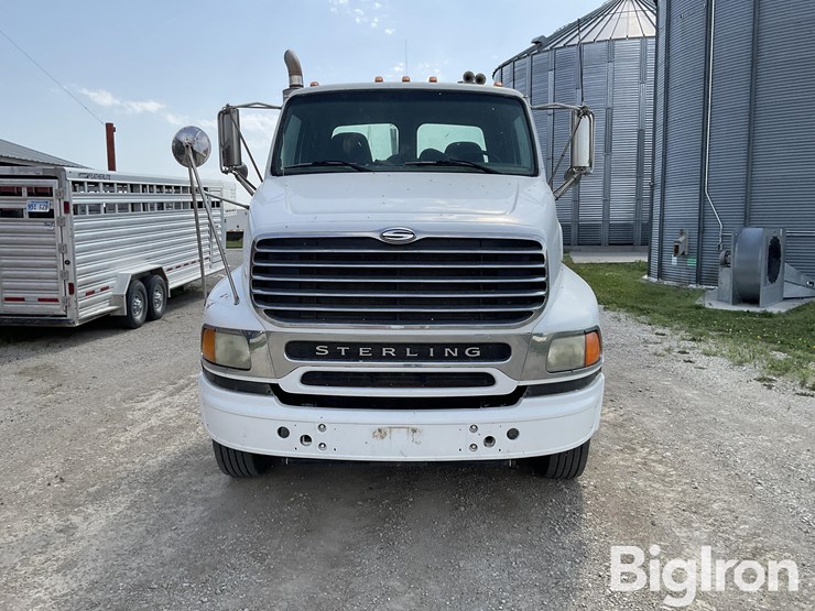 2001-sterling-at9500-image-2