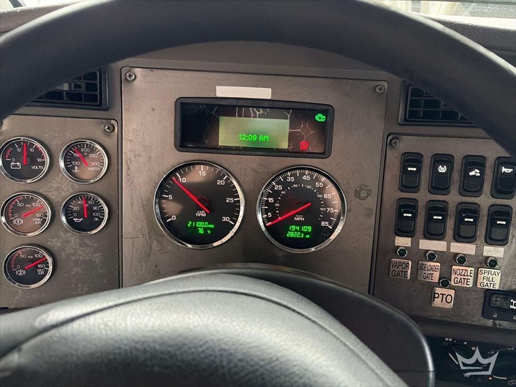 2012-kenworth-t300-image-11