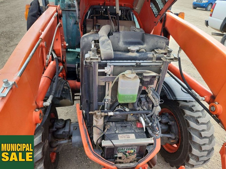 2015-kubota-l4760-image-9
