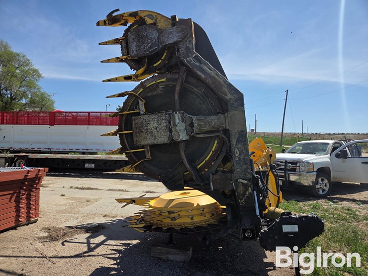 2021-new-holland-fr850-image-8