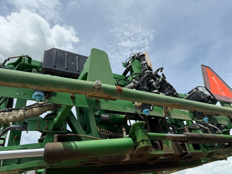 2016-john-deere-r4038-image-27