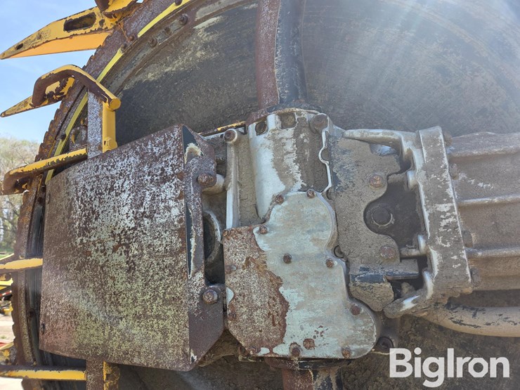 2021-new-holland-fr850-image-16