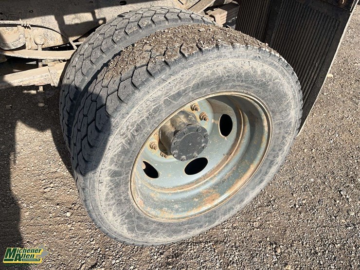 2008-ford-f550-image-11