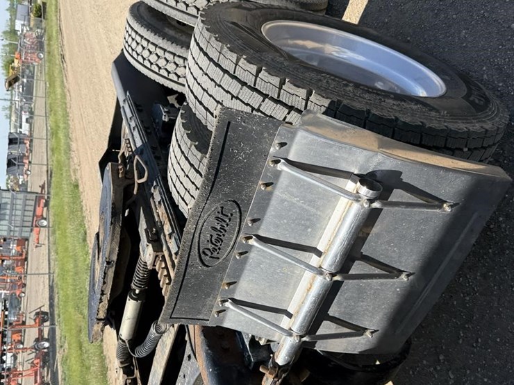 2009-peterbilt-386-image-73