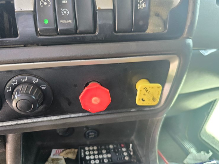 1997-kenworth-t800-image-115