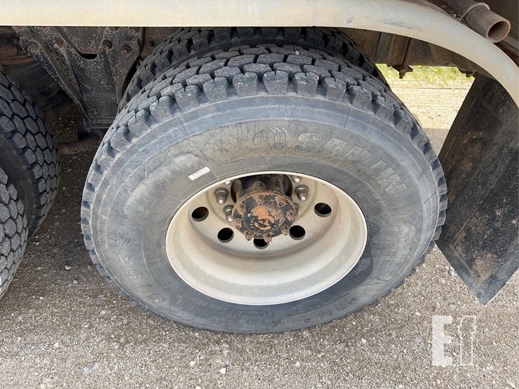 2000-kenworth-t800-image-16