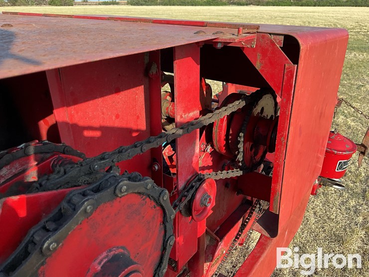 new-holland-315-image-16
