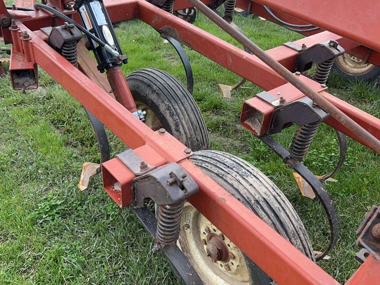 hesston-2210-image-9