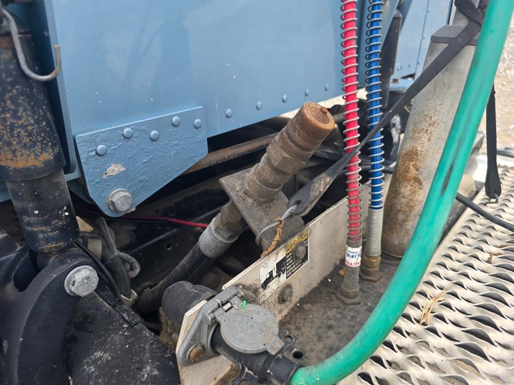 2013-peterbilt-388-image-77
