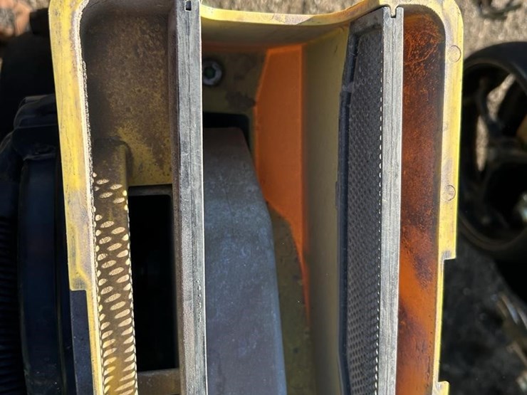 2023-john-deere-db90-image-37