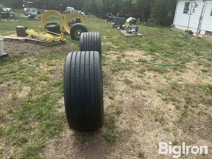 michelin-455/55r22.5-truck-tires-image-2