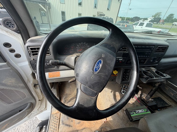 2008-ford-f750-image-23