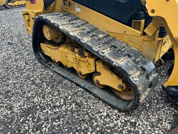 2022-caterpillar-259d3-image-12