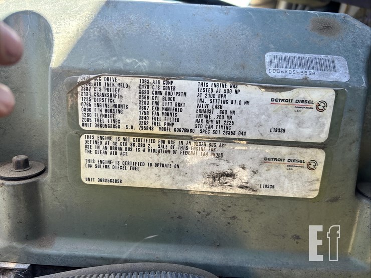 2000-freightliner-fld120-image-61