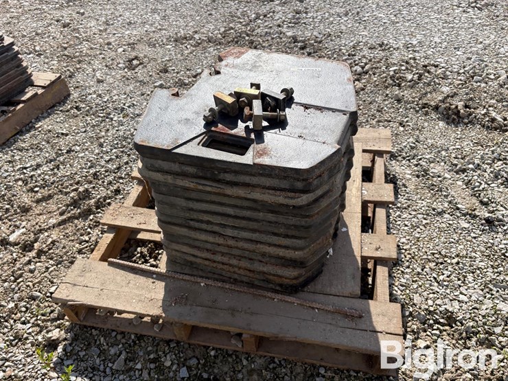 case-ih-magnum-front-suitcase-weights-image-4