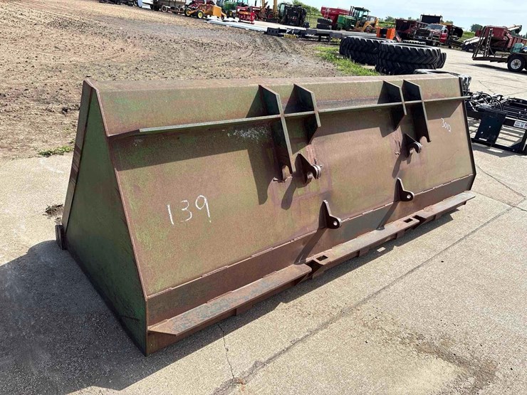 john-deere-10ft-loader-bucket-image-3