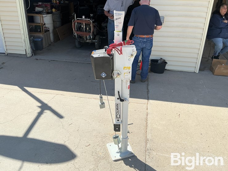 strong-arm-p10-dc-electric-winch-on-coleman-crane-image-2