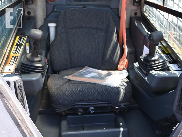 2019-deere-325g-image-6