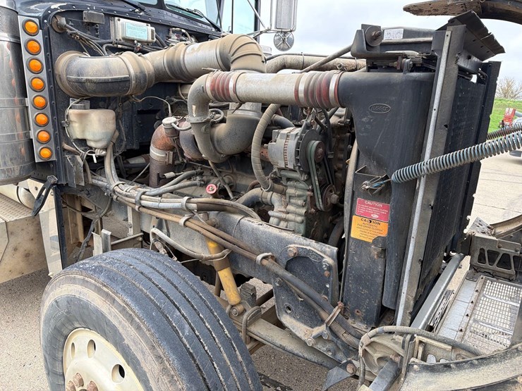 2000-peterbilt-379-image-50