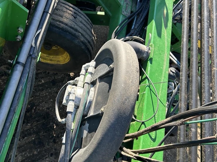 2023-john-deere-db90-image-81