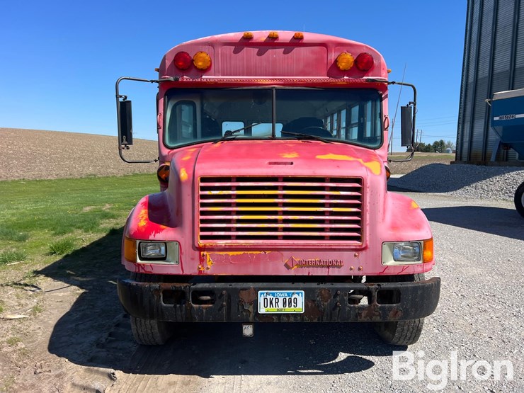 1991-international-3700-image-2