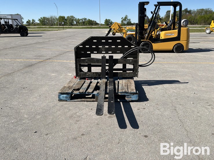 2025-massey-ferguson-730-image-2