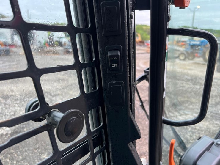 2021-bobcat-t450-image-25