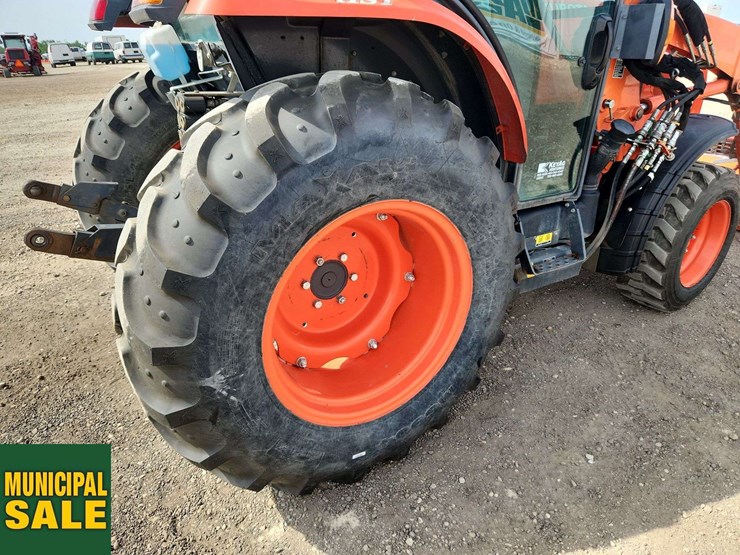 2015-kubota-l4760-image-35