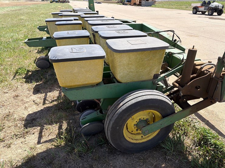 john-deere-7000-image-9