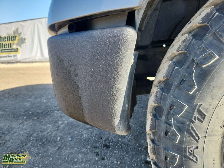 2017-nissan-titan-image-53