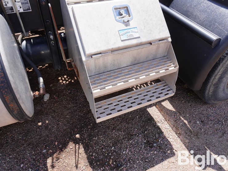 2013-kenworth-t800-image-11