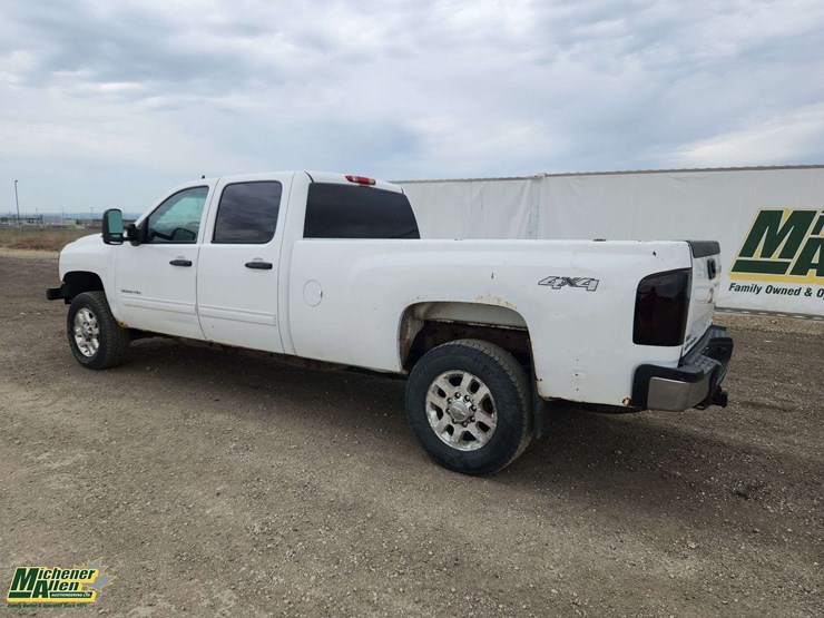 2012-chevrolet-silverado-3500hd-image-3