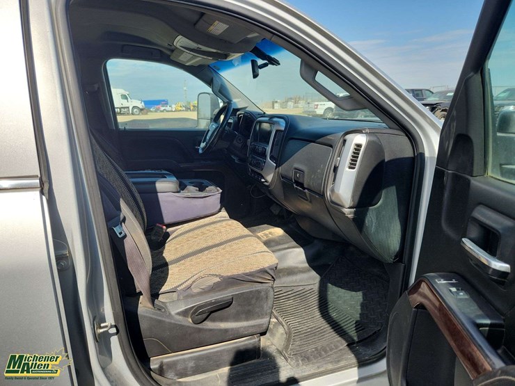 2015-gmc-sierra-3500hd-image-27