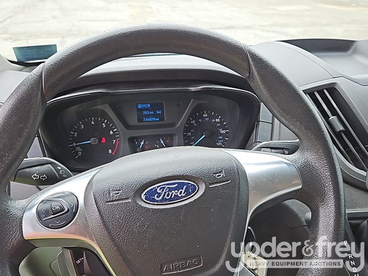2015-ford-transit-image-35