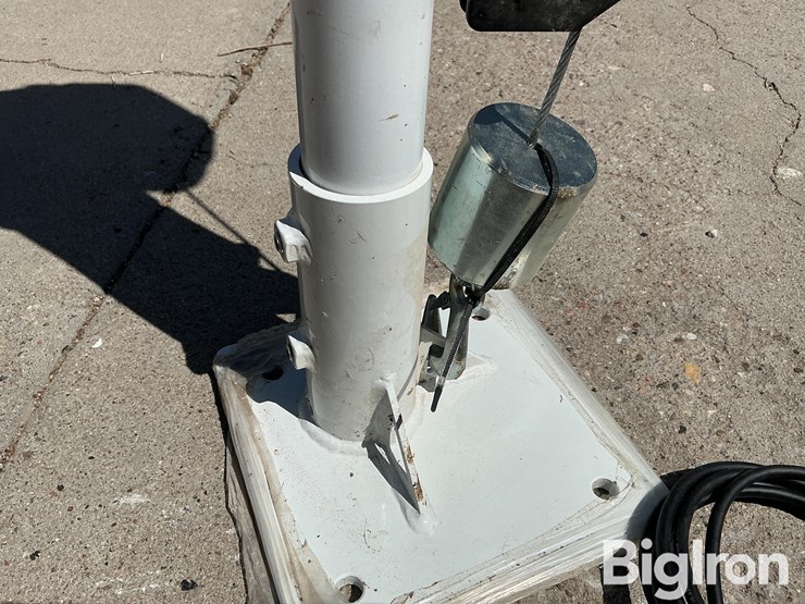 strong-arm-p10-dc-electric-winch-on-coleman-crane-image-9