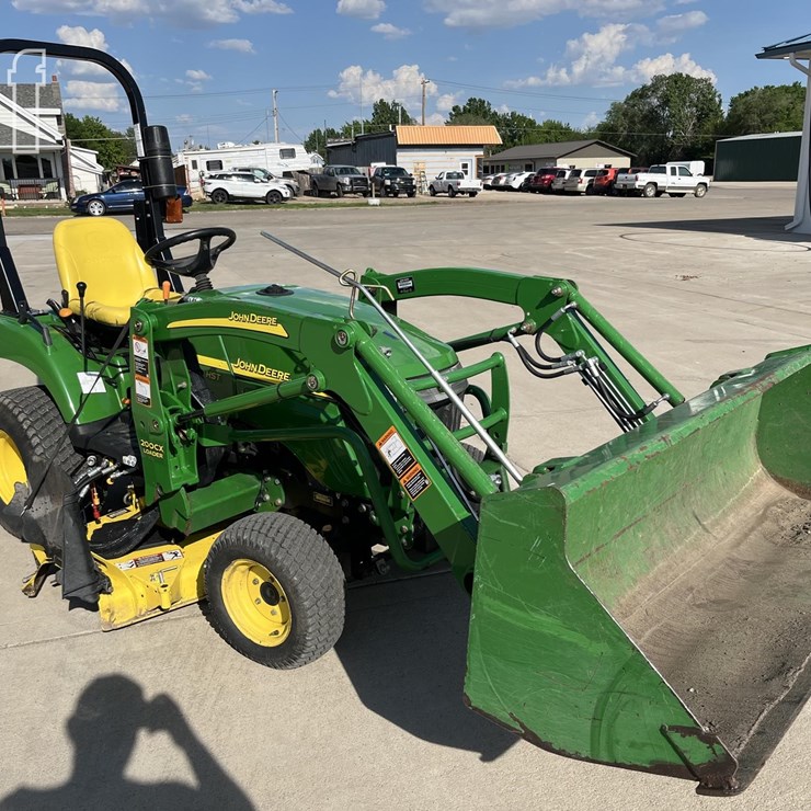 2009 JOHN DEERE 2305