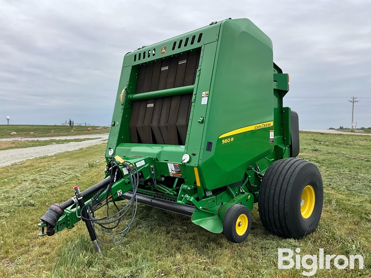 2021-john-deere-560r-image-1
