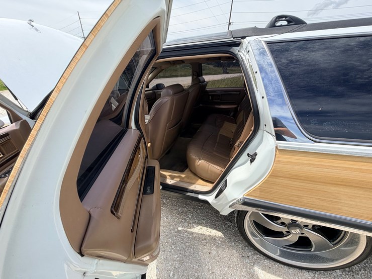#24067-•-1994-buick-roadmaster-passenger-car-image-53