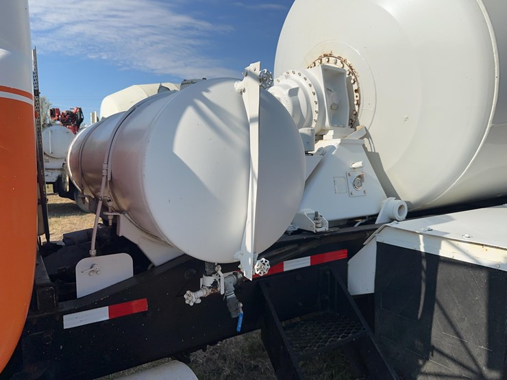 1996-mack-rd688c-cement-truck-image-58