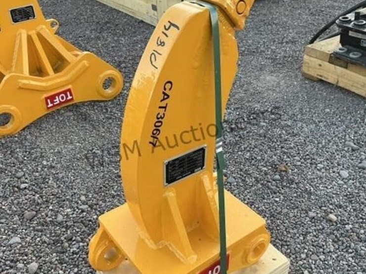 2026-caterpillar-306-image-1