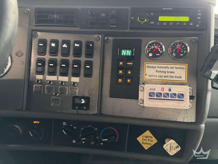 2012-kenworth-t300-image-13