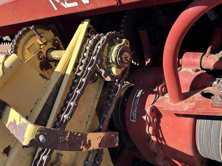 new-holland-892-image-11