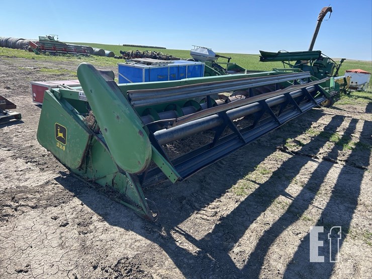 john-deere-224-image-1