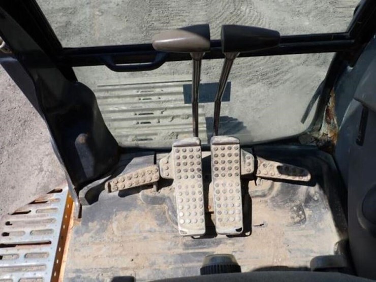 2004-deere-270c-lc-image-12