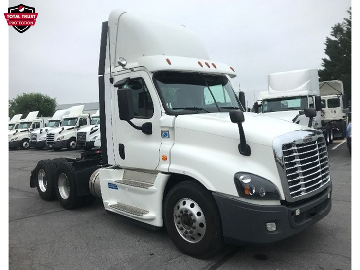 2020-freightliner-cascadia-125-image-1