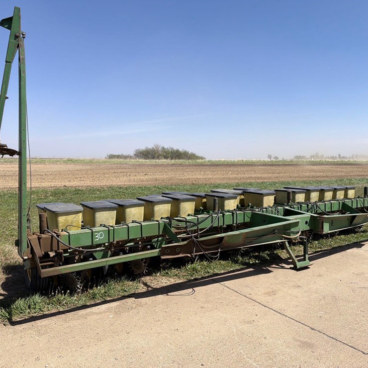 JOHN DEERE 7000