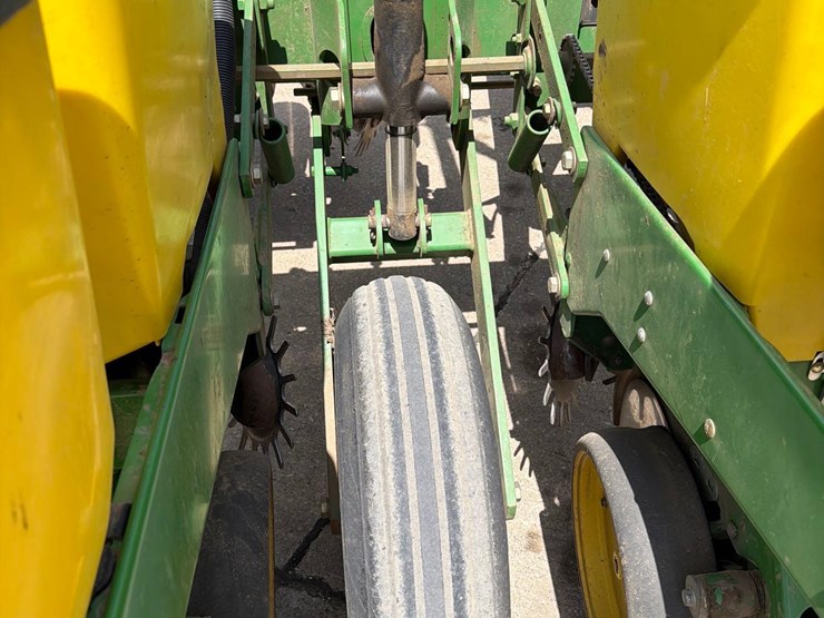 john-deere-7200-image-28