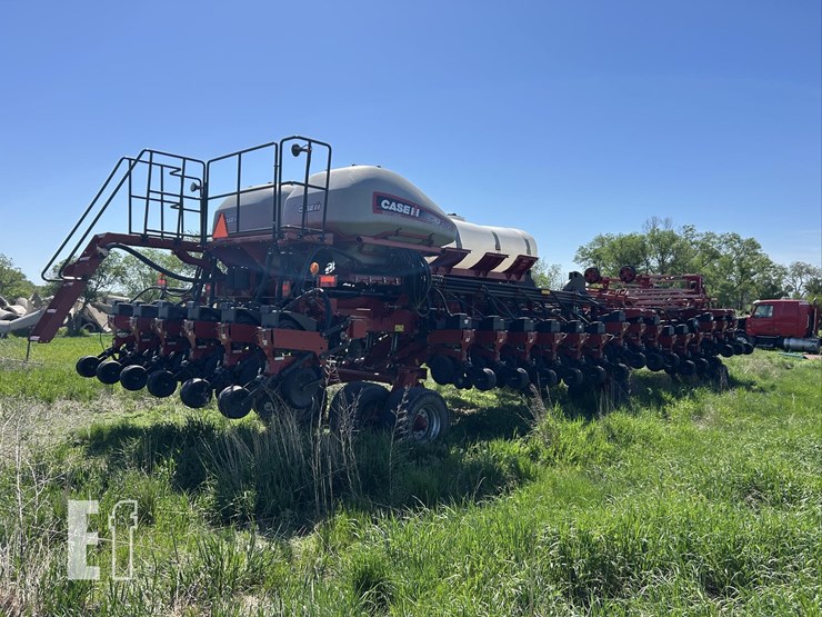 2015-case-ih-1265-image-3
