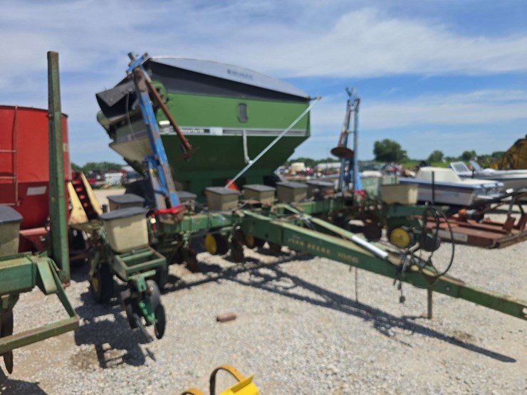 john-deere-7000-image-3