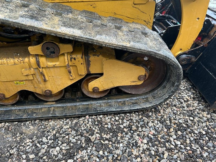 2022-caterpillar-259d3-image-14